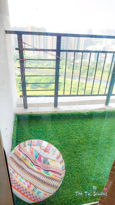 Top Luxury & Couple Friendly Stay Gp By Taj Suites & Studios #New Year Party & Stay Noida Extérieur photo