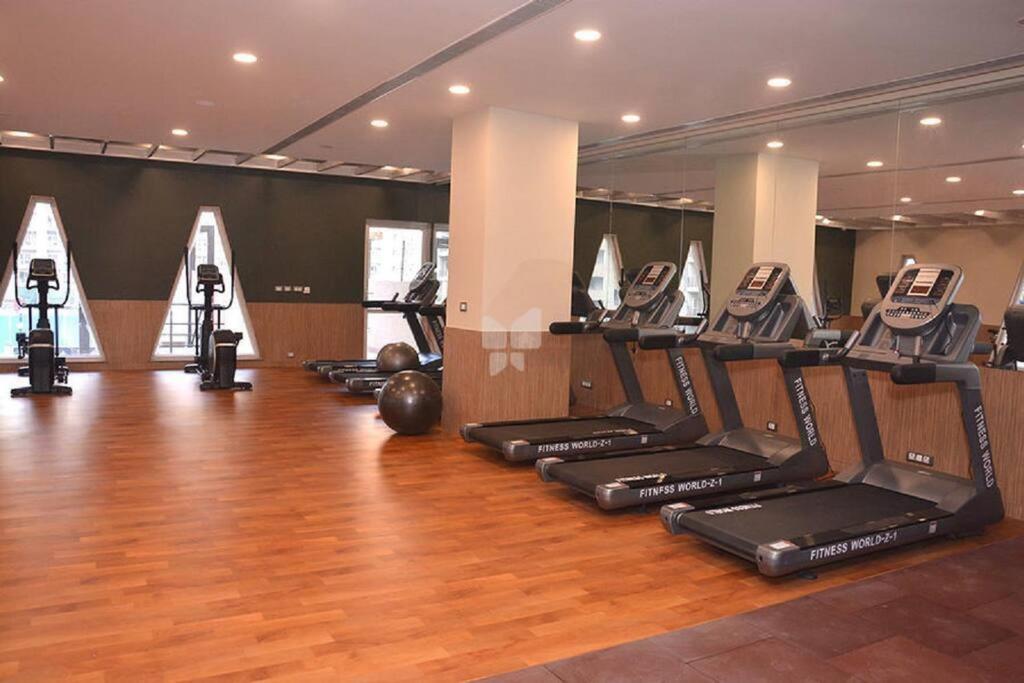 Top Luxury & Couple Friendly Stay Gp By Taj Suites & Studios #New Year Party & Stay Noida Extérieur photo