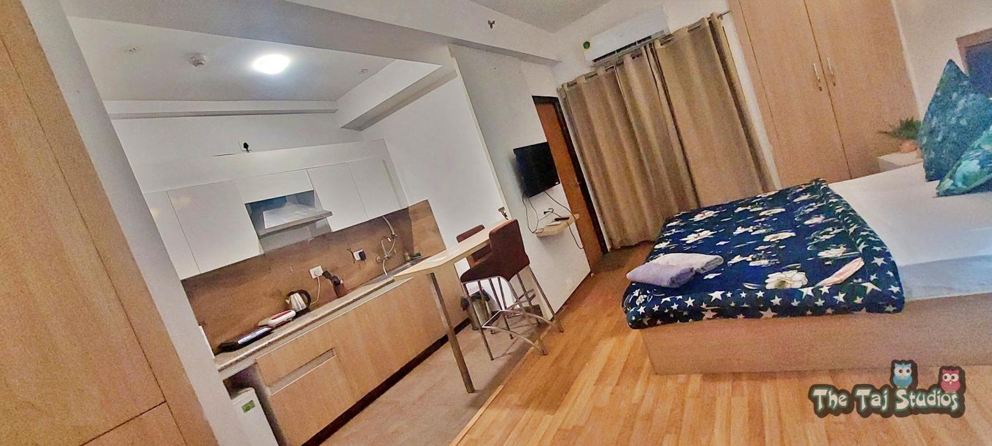 Top Luxury & Couple Friendly Stay Gp By Taj Suites & Studios #New Year Party & Stay Noida Extérieur photo