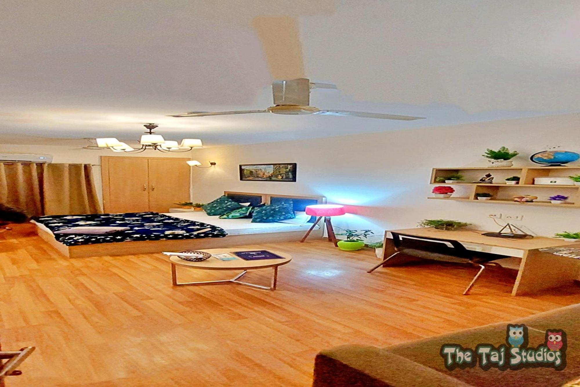 Top Luxury & Couple Friendly Stay Gp By Taj Suites & Studios #New Year Party & Stay Noida Extérieur photo