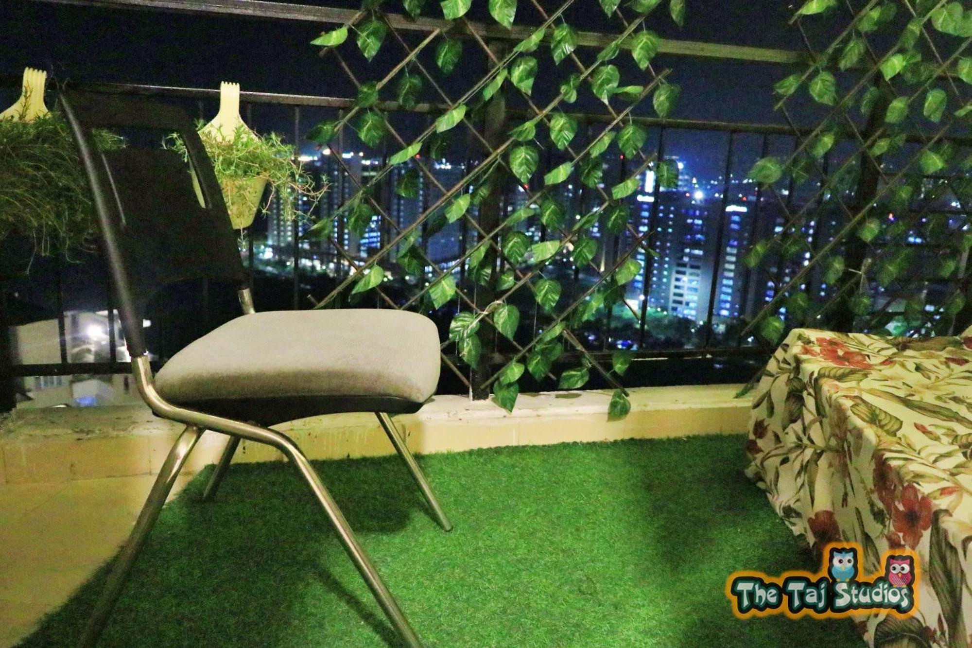 Top Luxury & Couple Friendly Stay Gp By Taj Suites & Studios #New Year Party & Stay Noida Extérieur photo